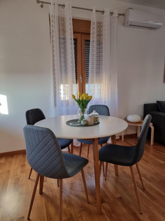 As Apartman 2 Vrsac Buitenkant foto