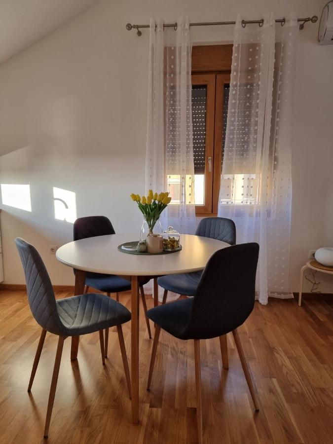 As Apartman 2 Vrsac Buitenkant foto