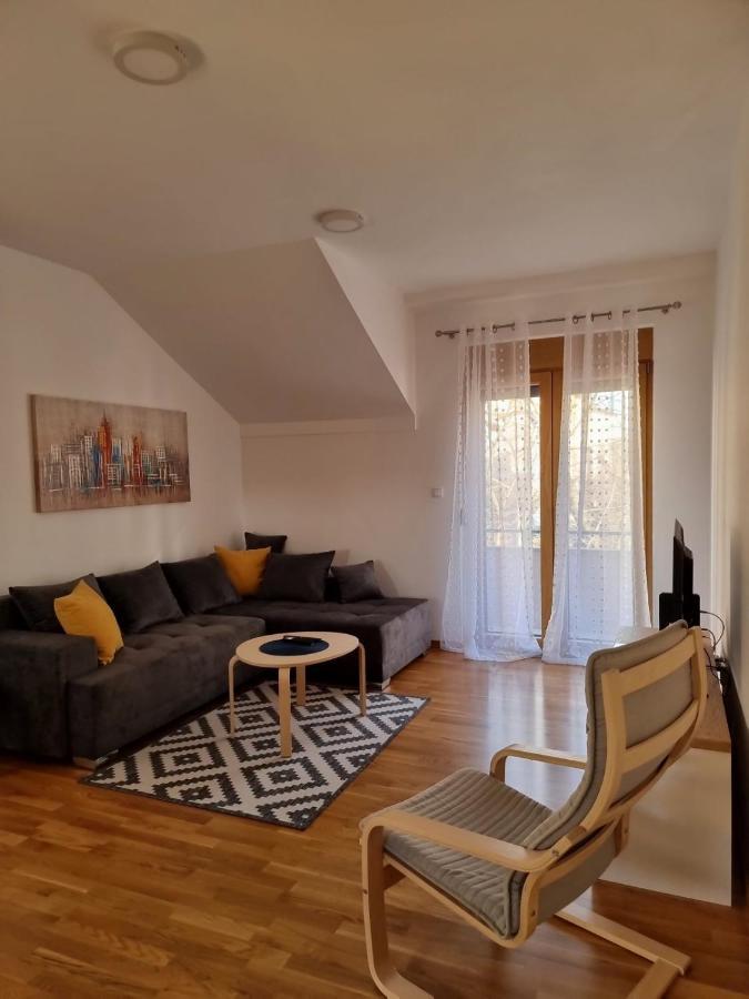 As Apartman 2 Vrsac Buitenkant foto