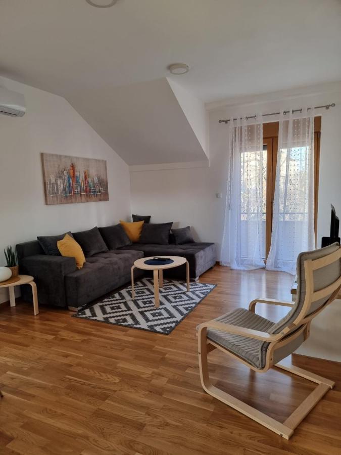 As Apartman 2 Vrsac Buitenkant foto